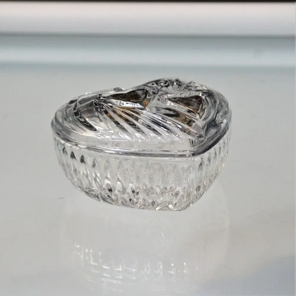 Unknown vintage trinket