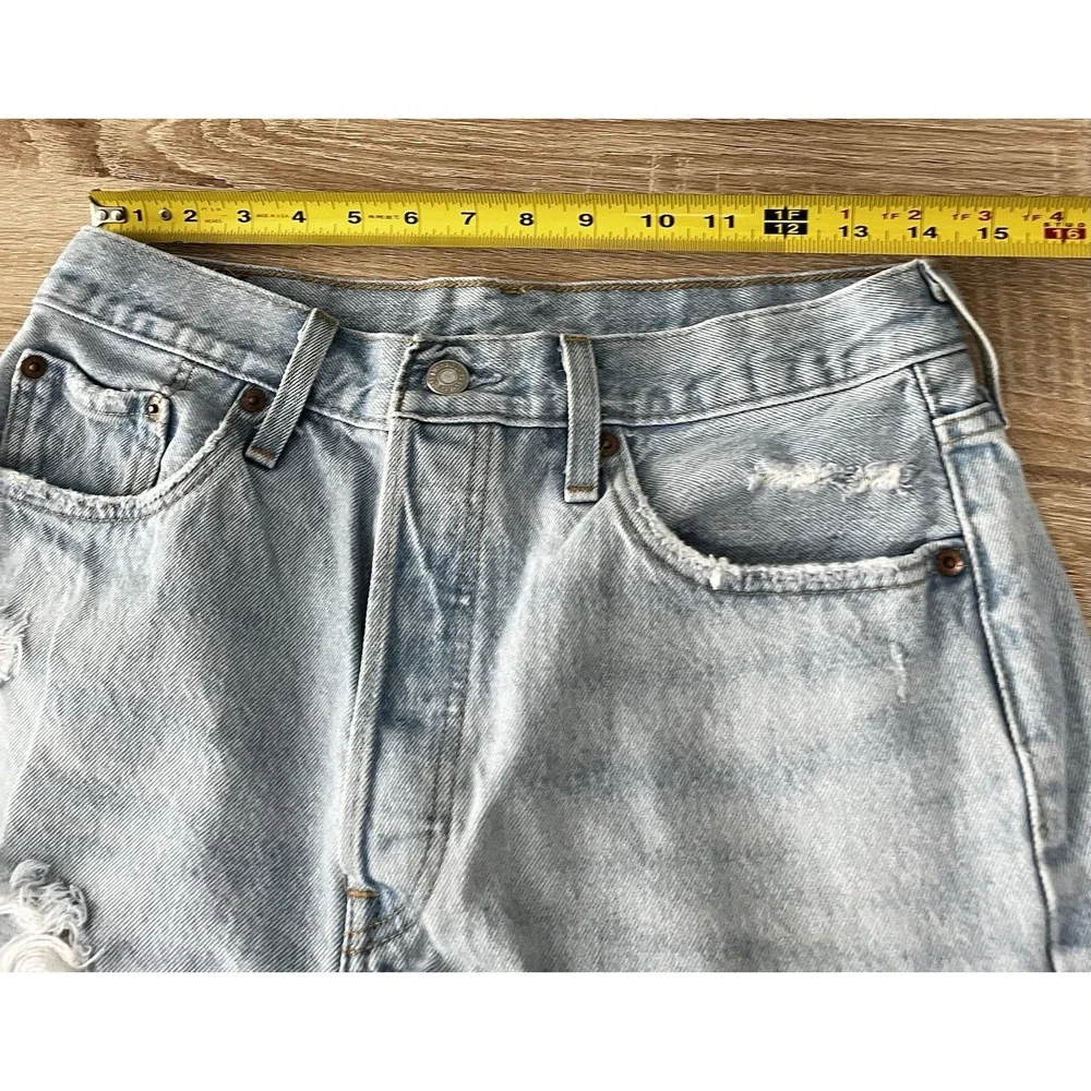 Levis 501 Denim Shorts Womens Waist 29 Denim Distressed Button Fly Light Wash