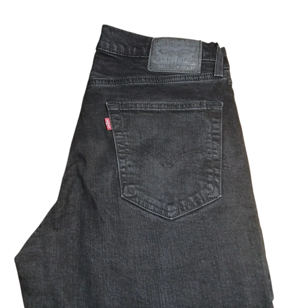 Levis sleek dark