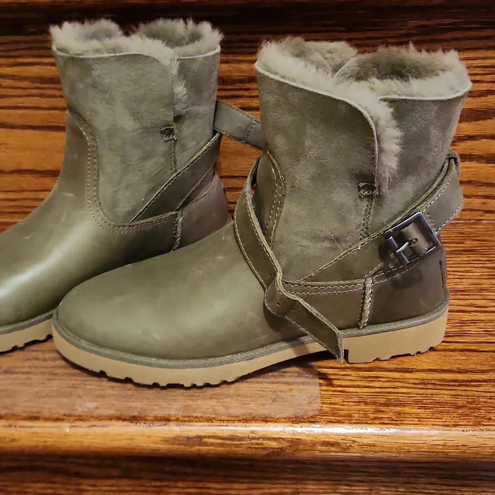 UGG brand new