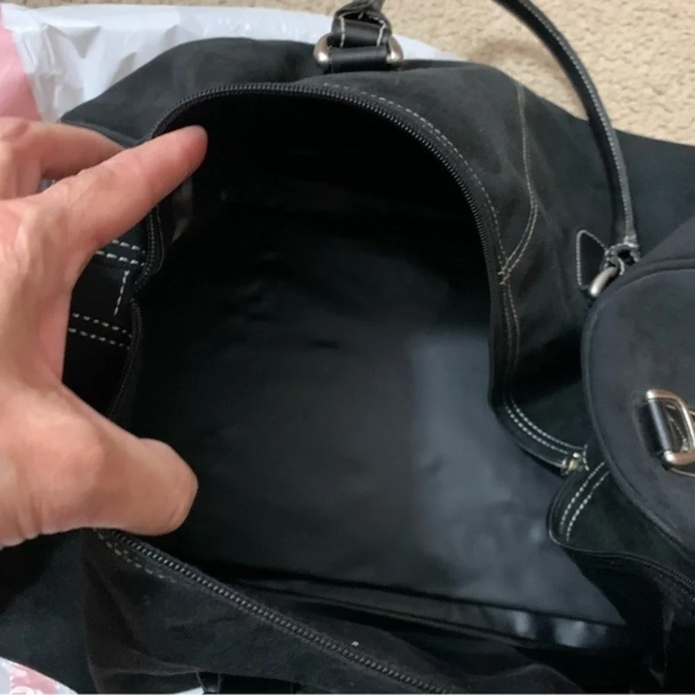 KENNETH COLE. Black Duffle Bag. Microfiber. Carry on. Overnight. Weekend.