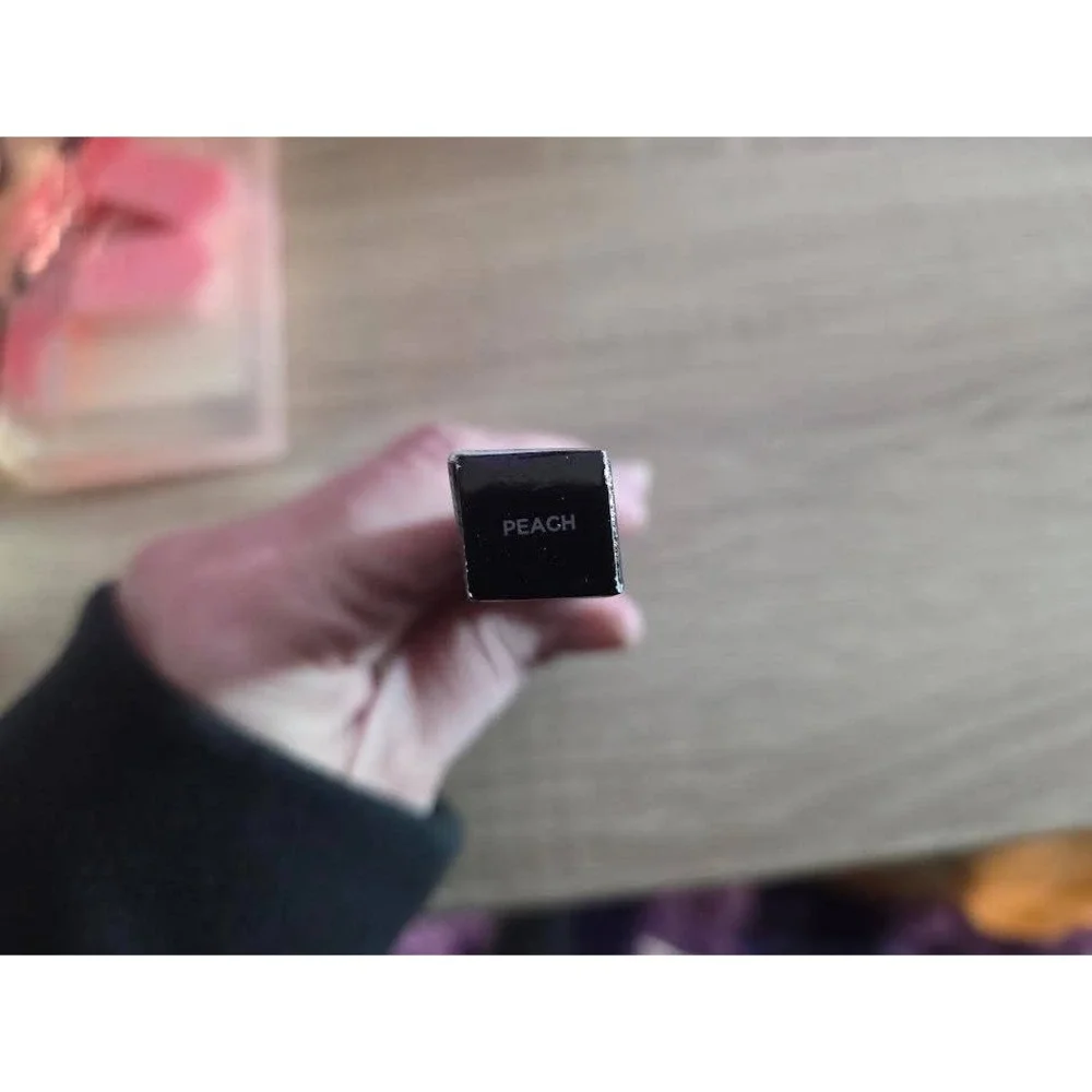laura mercier glide luminous