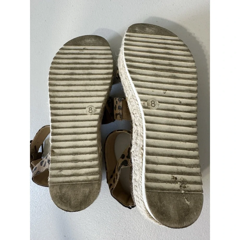 Universal Thread good used
