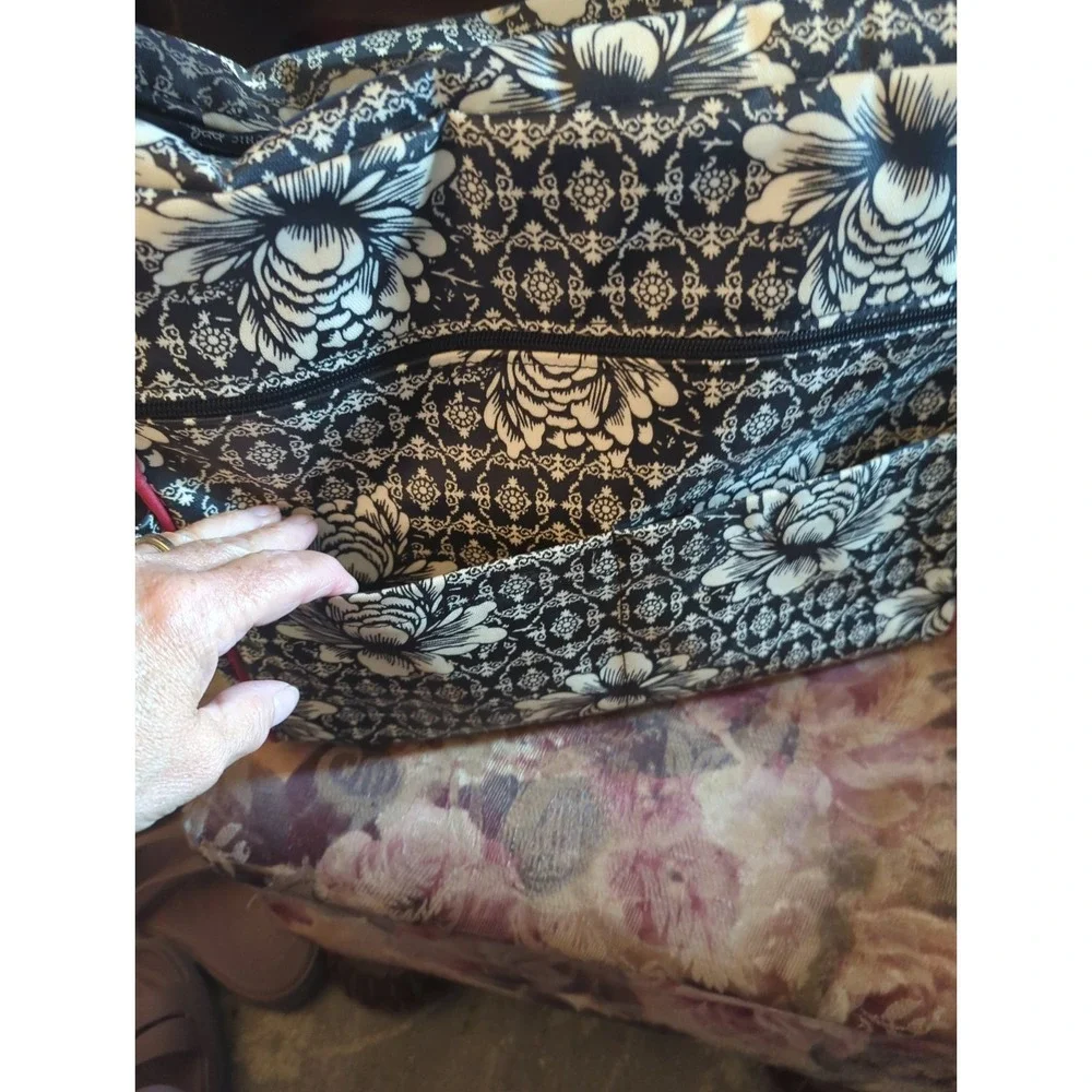 Petunia Pickle Bottom new without