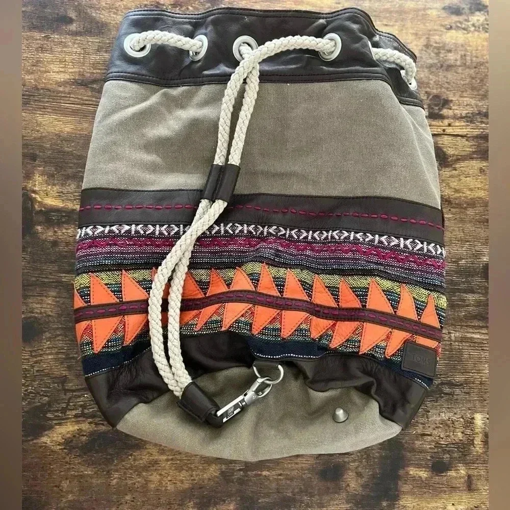 Toms bucket bag