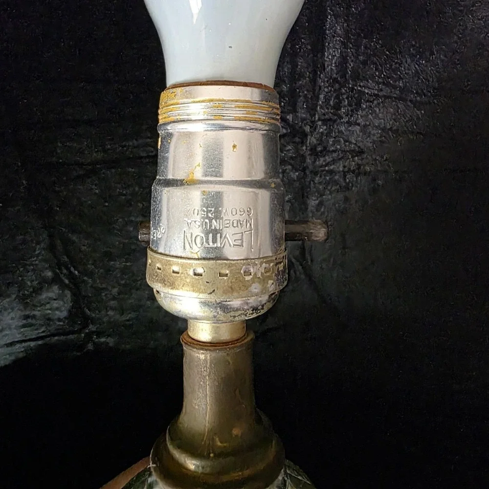 The Unbranded Brand vintage swirl