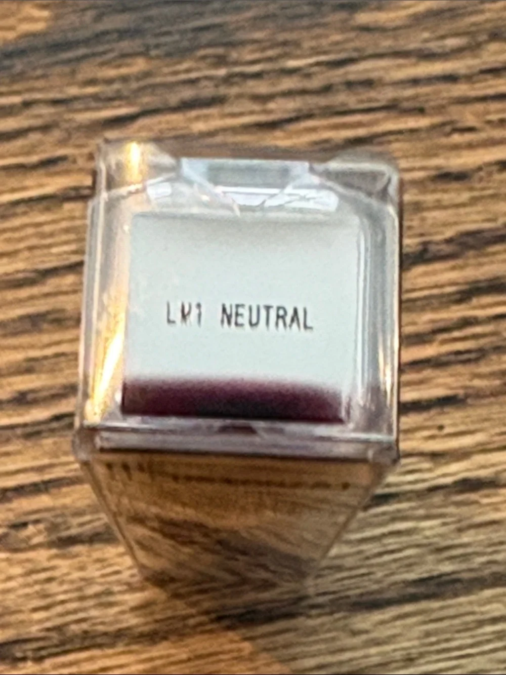 About Face Illusionist concealer lw1