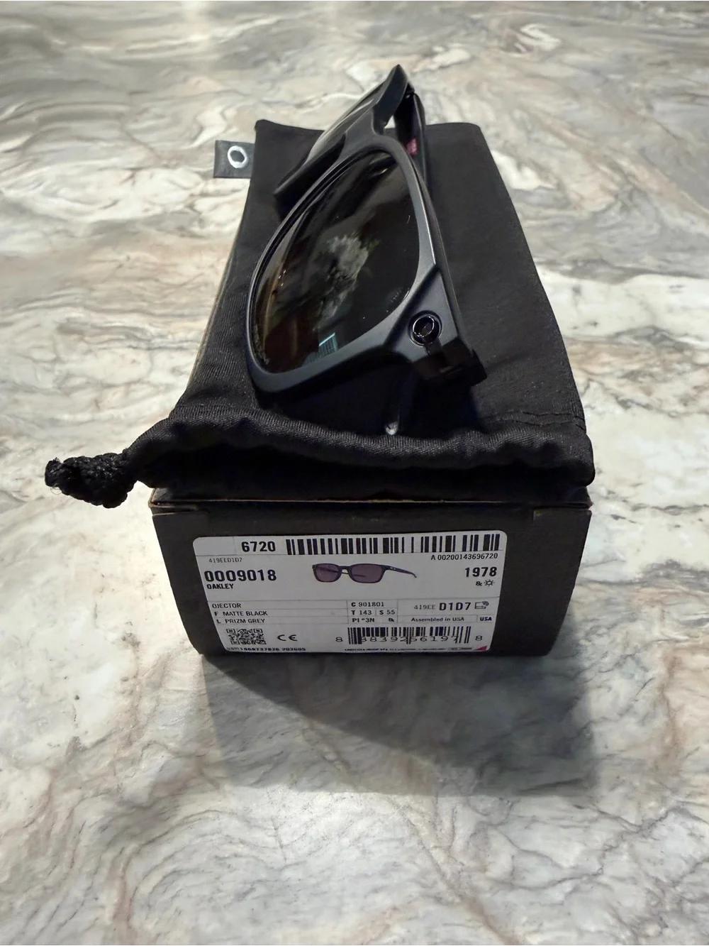 Oakley men’s sunglasses