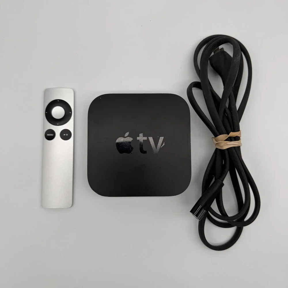Apple TV A1378 2nd Generation Media Streamer 8GB w/ Remote & Power Cable TESTED