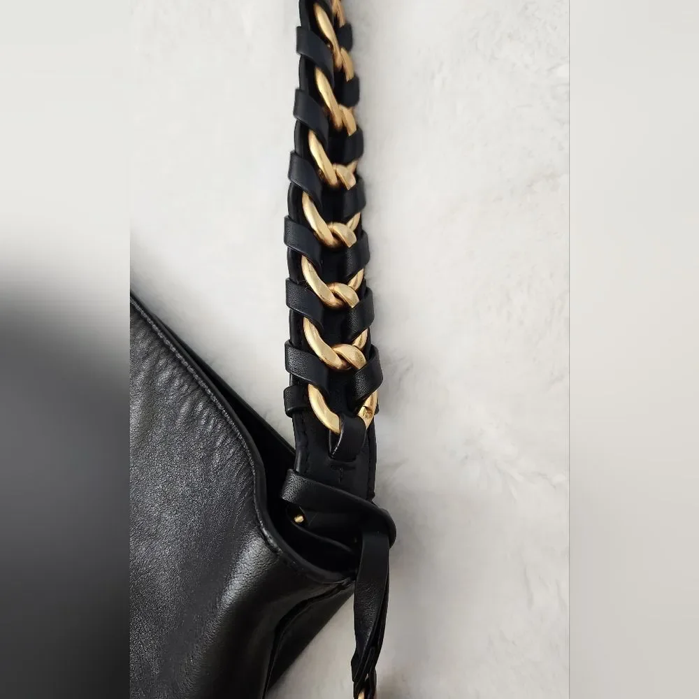 Tory Burch reposhing this