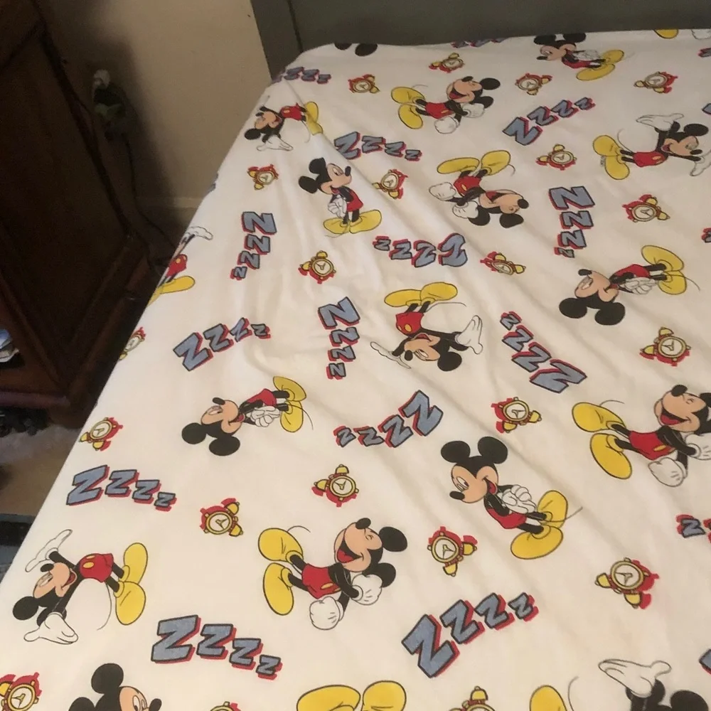 Disney Mickey Mouse Sleep Pattern Sheet - White, Yellow, Red, Blue