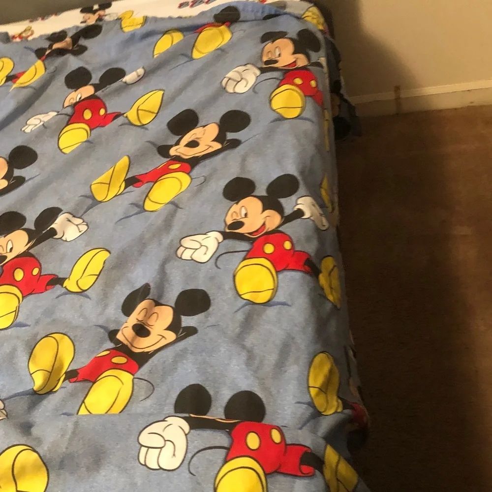 Disney Mickey Mouse Sleep Pattern Sheet - White, Yellow, Red, Blue