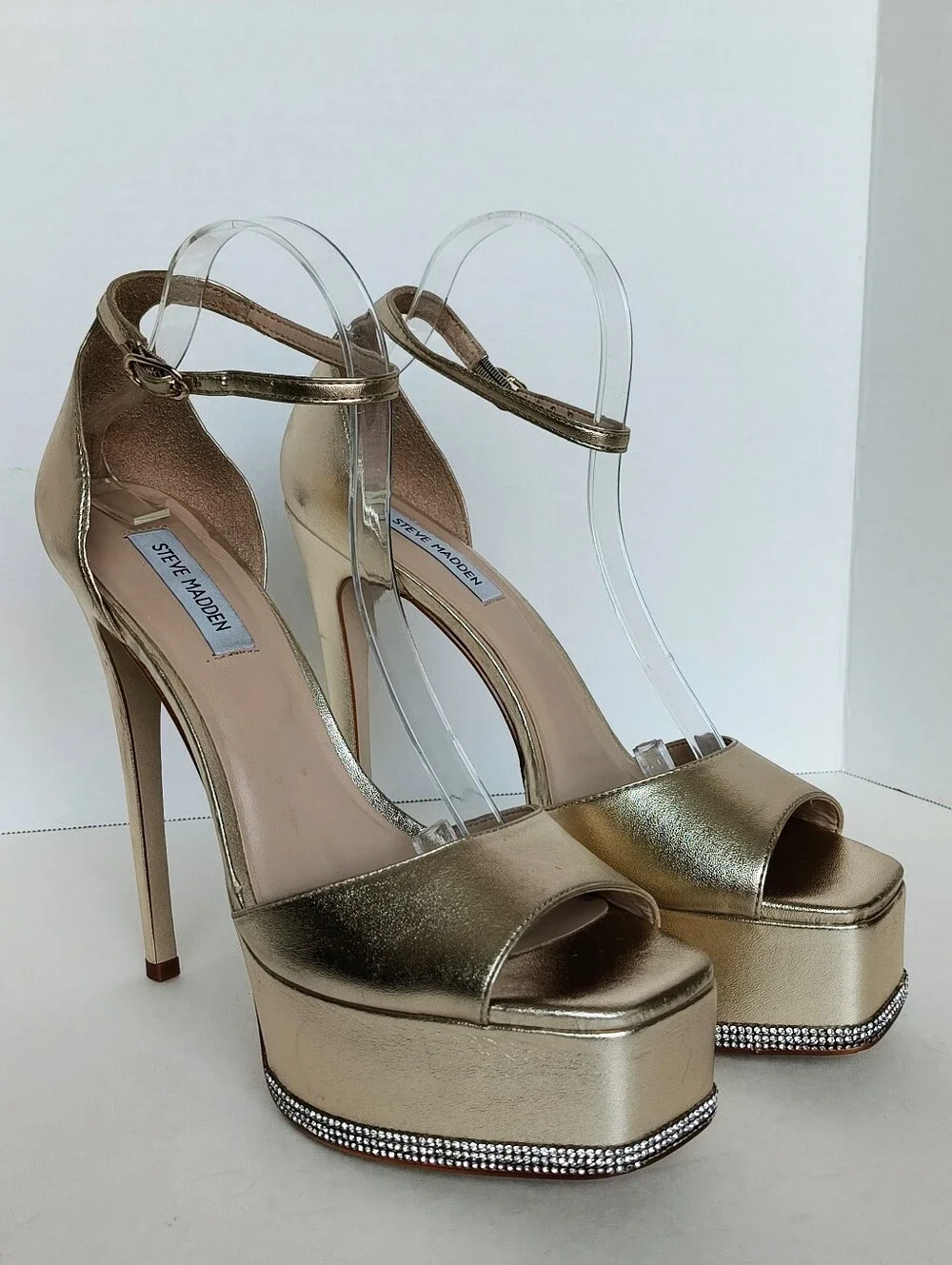 Steve Madden 25 strap metallic