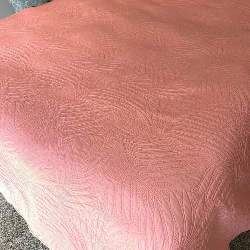 Sleeping Partners Quilted Coverlet Full/Double Coral‎ Orange Embroidered Floral