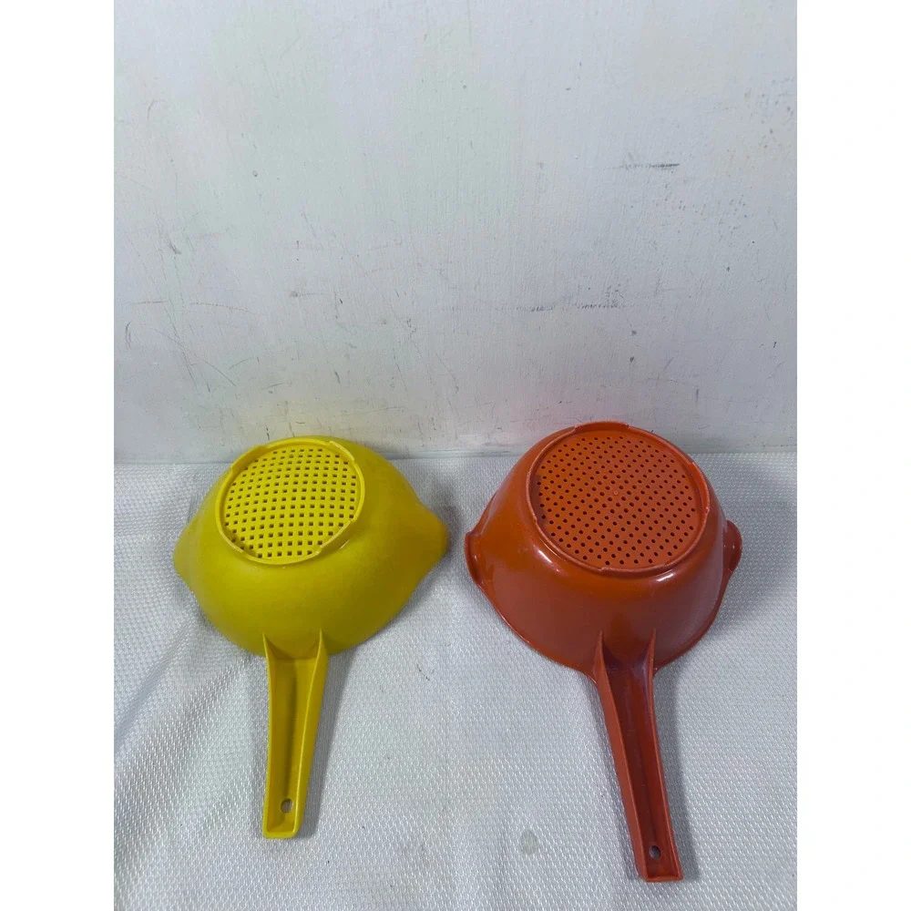 Tupperware grip colanders cross