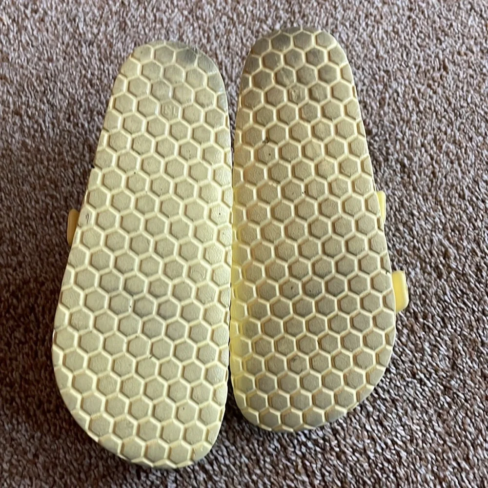 Cat & Jack Yellow slip on footbed sandals 13