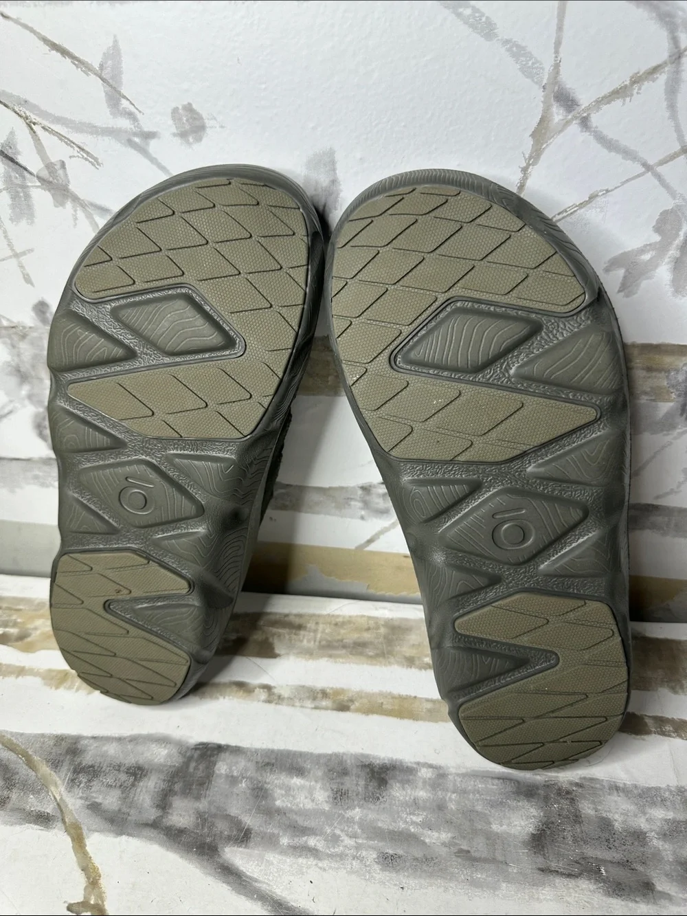 Oboz Footwear follow us