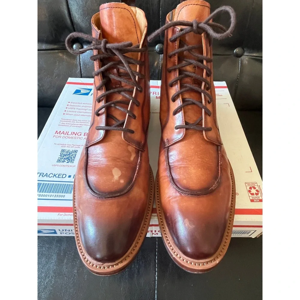 Curatore laces upper