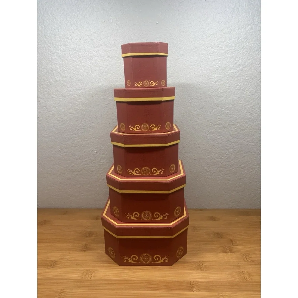 Broadway Basketeers hexagonal cardboard