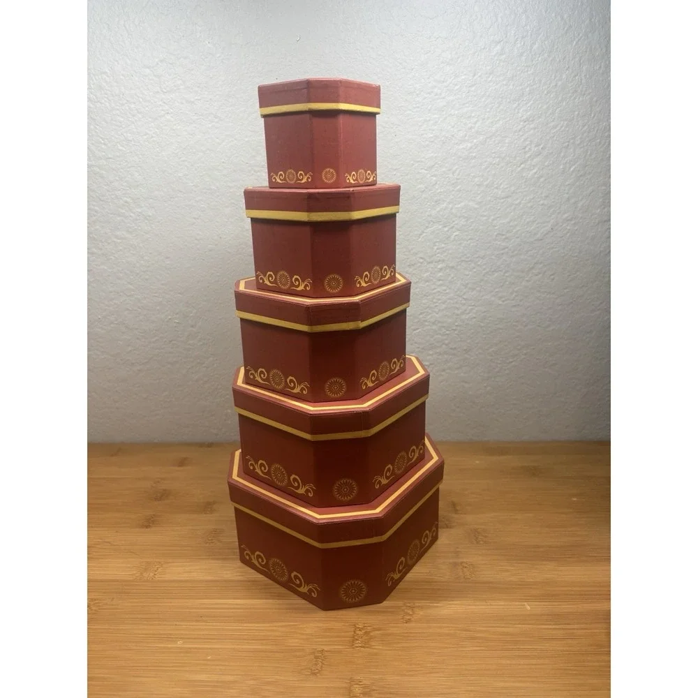 Broadway Basketeers hexagonal cardboard