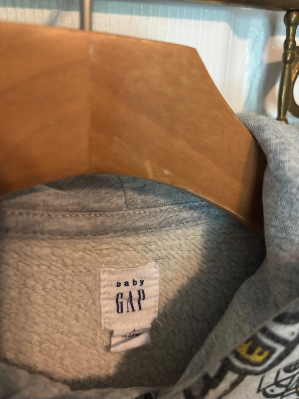 GAP gray pullover