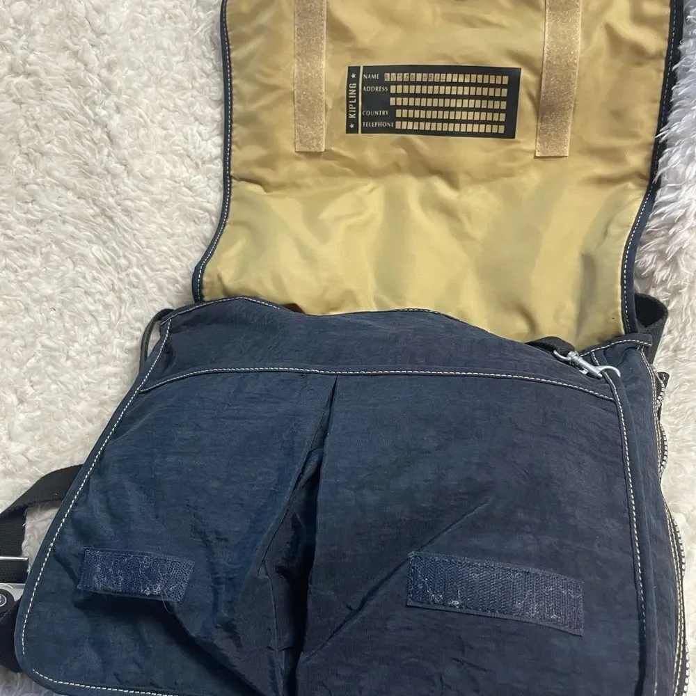 Kipling stylish black