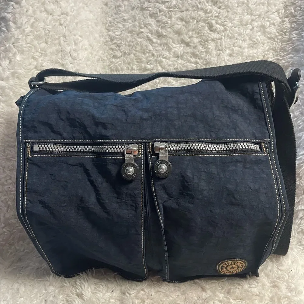 Kipling stylish black
