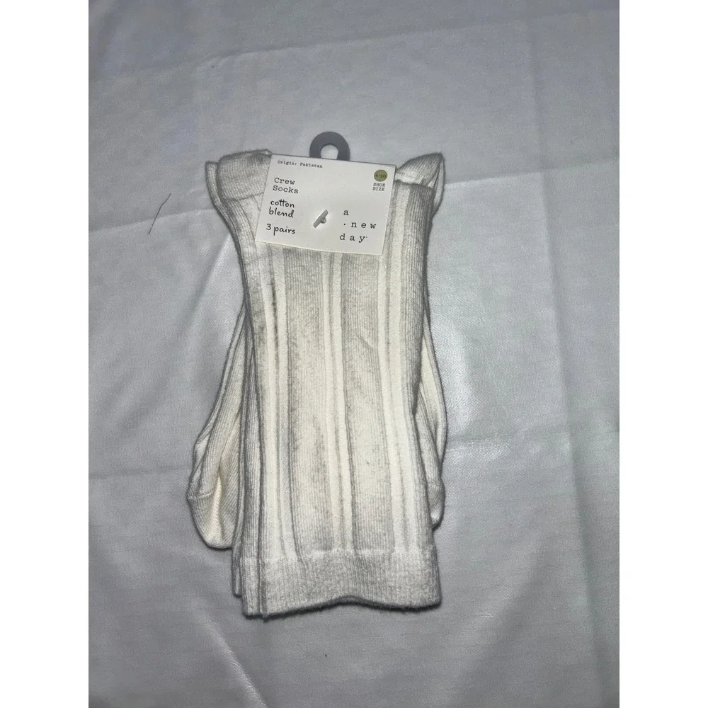 New Day Womens Crew Socks 3 Pairs Cream Off White Ribbed Cotton Blend Size 4-10‎