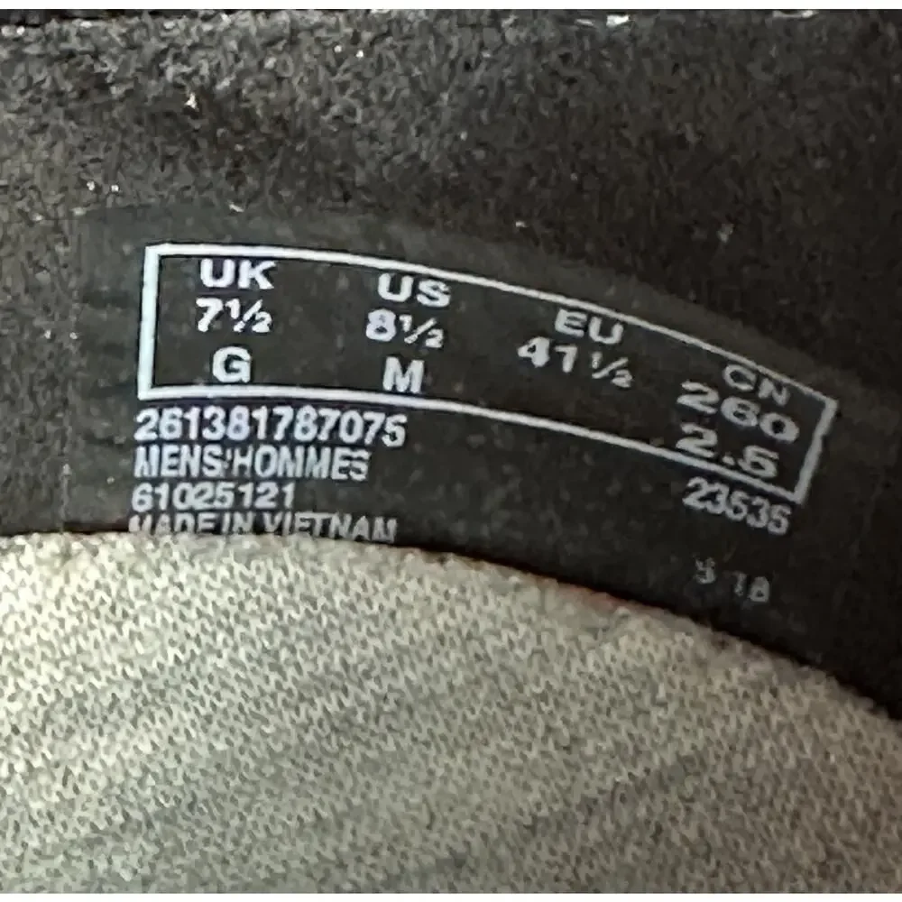 Clarks these shoes