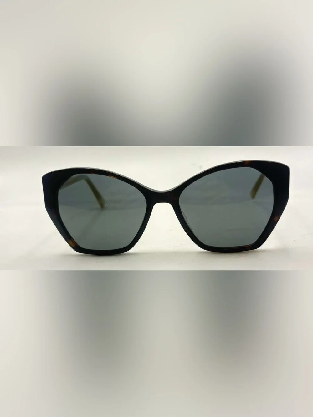 Bravo Project Runway listing pair