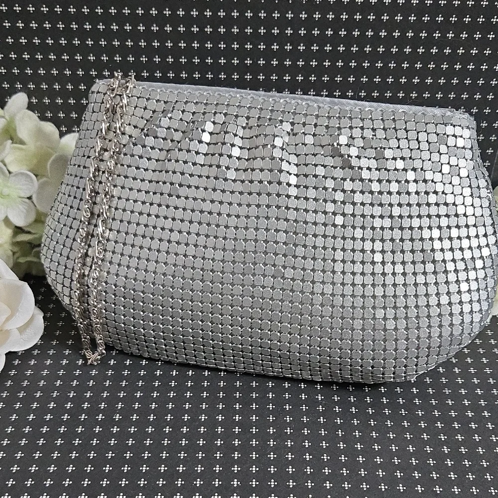 Vintage Silver Metal Mesh Chainmail Evening Bag Clutch Wristlet