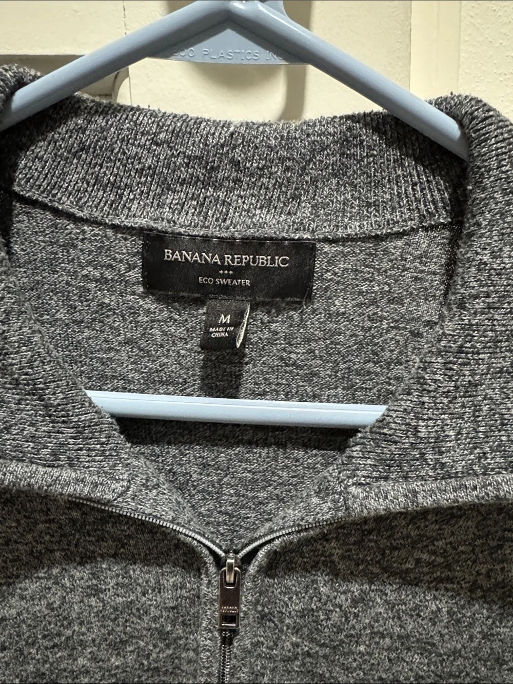Banana Republic classic quarter