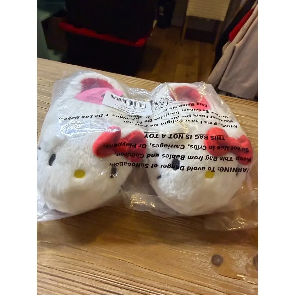 Hello Kitty adorable white