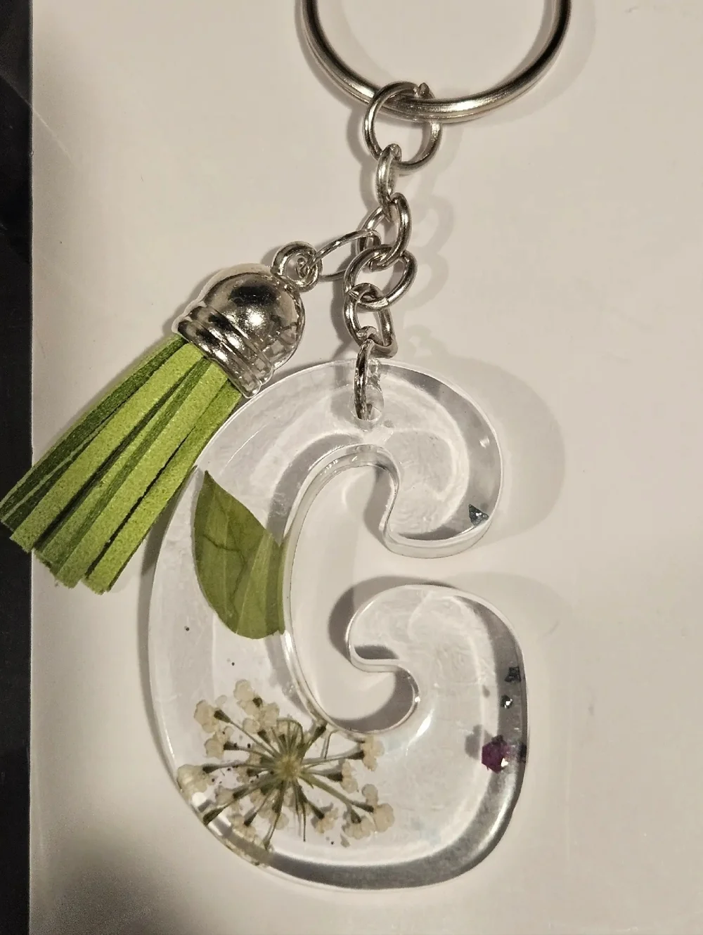 Handmade Floral Resin Keychain with Tassel, Letter G.