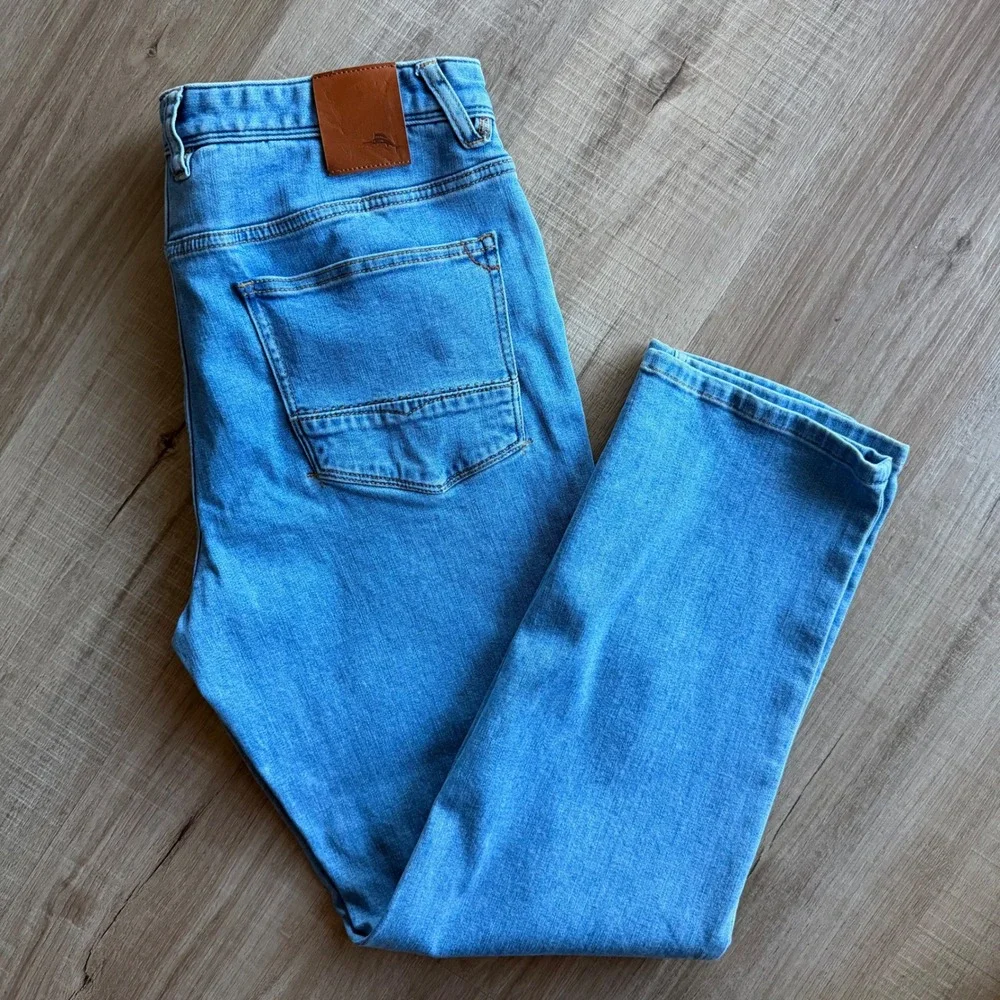Tommy Bahama Mens Light Wash Straight Leg Denim Jeans 35x30 ST124366