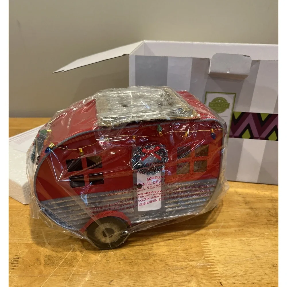 Christmas Camper Scentsy Wax Warmer Retro Red‎ Camping Trailer NEW