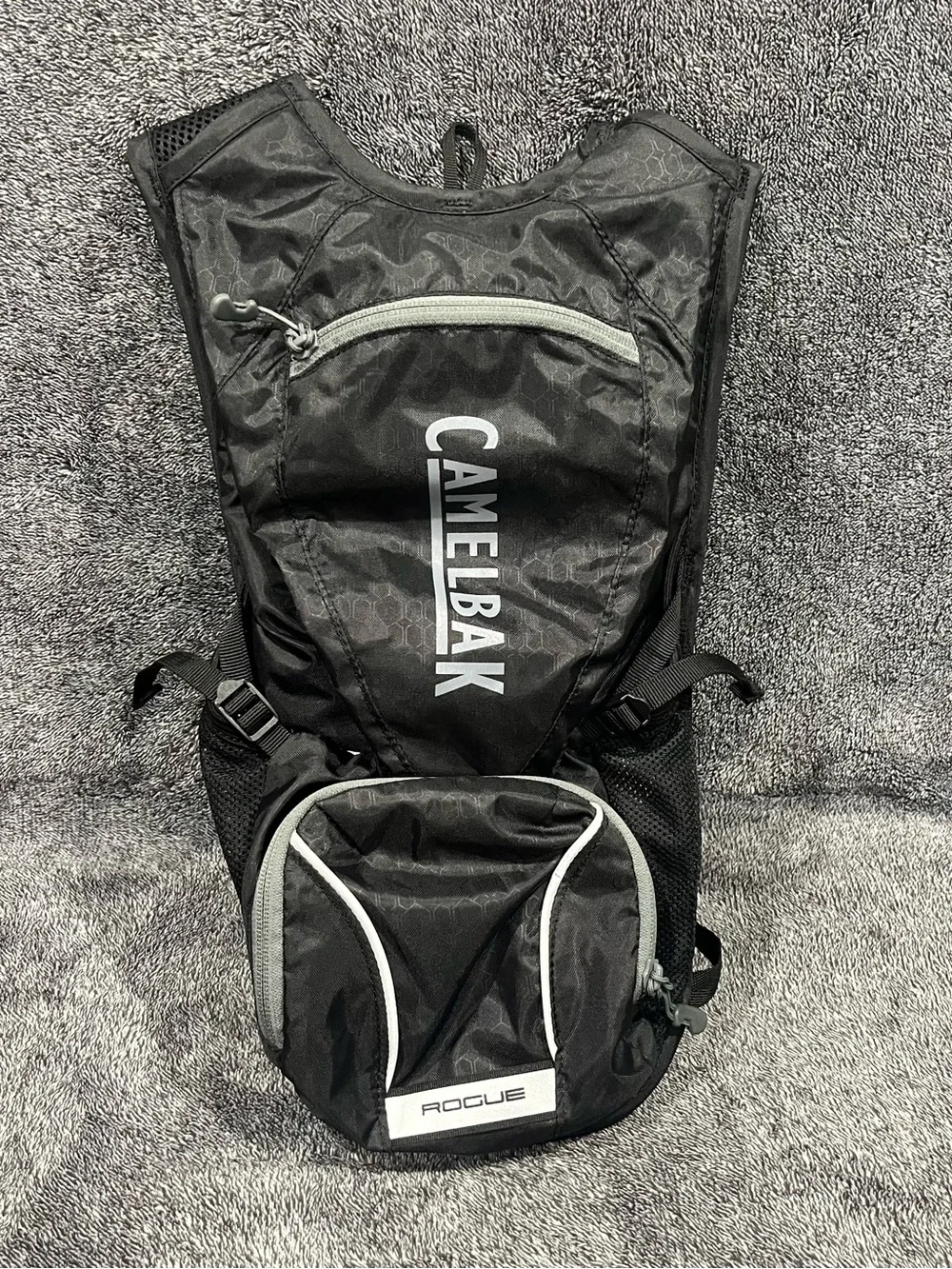 CamelBak Rogue Hydration Pack, Black/Graphite, Water, Hiking