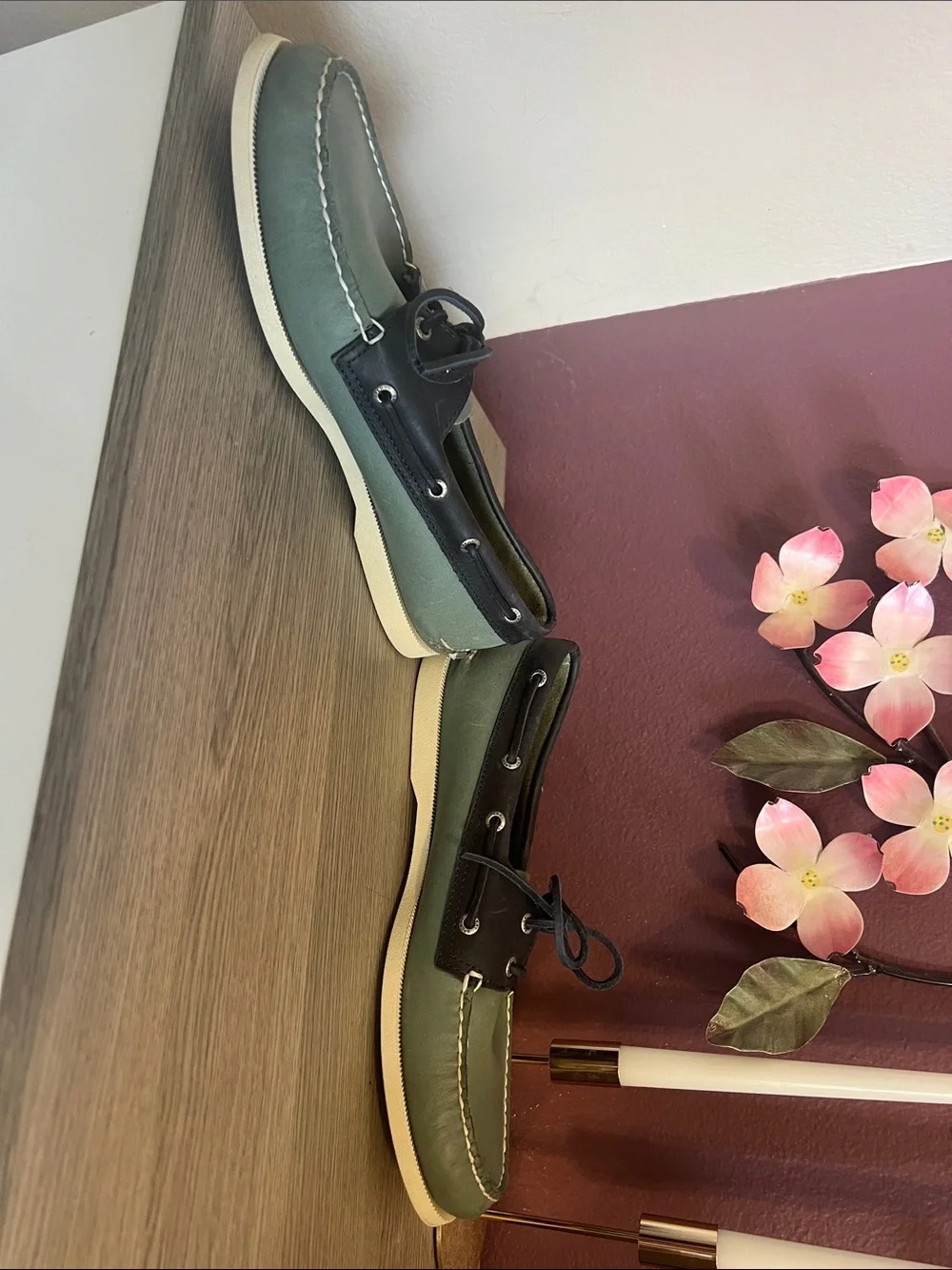 Sperry leather boat