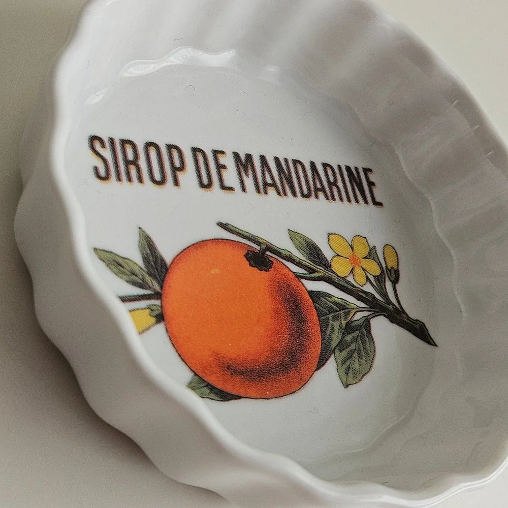 Williams Sonoma charming ceramic