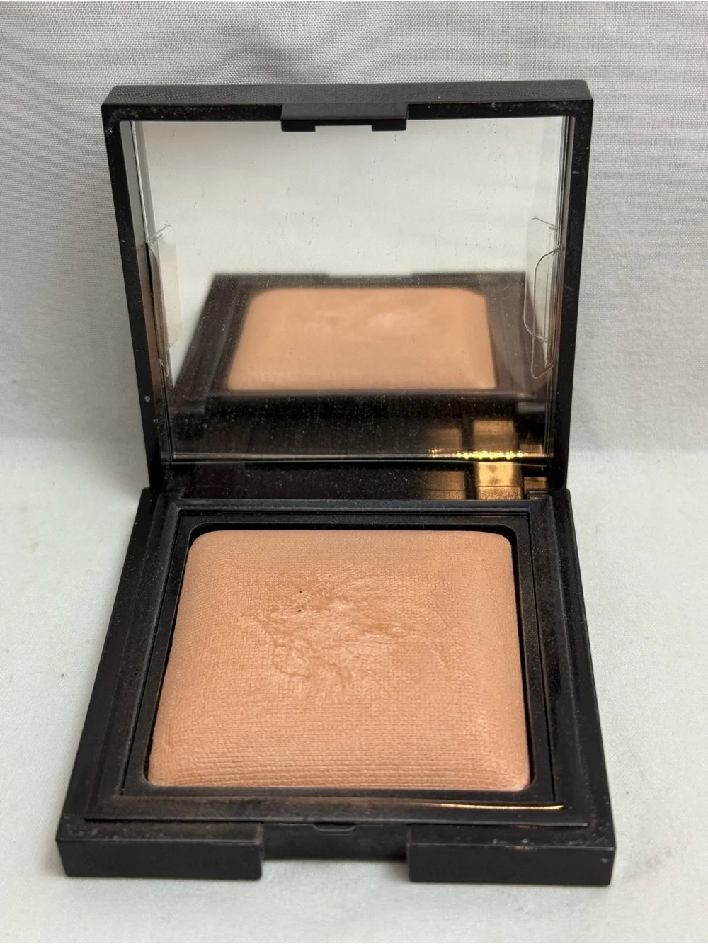 Laura Mercier Candleglow Sheer Perfecting Powder Shade 2