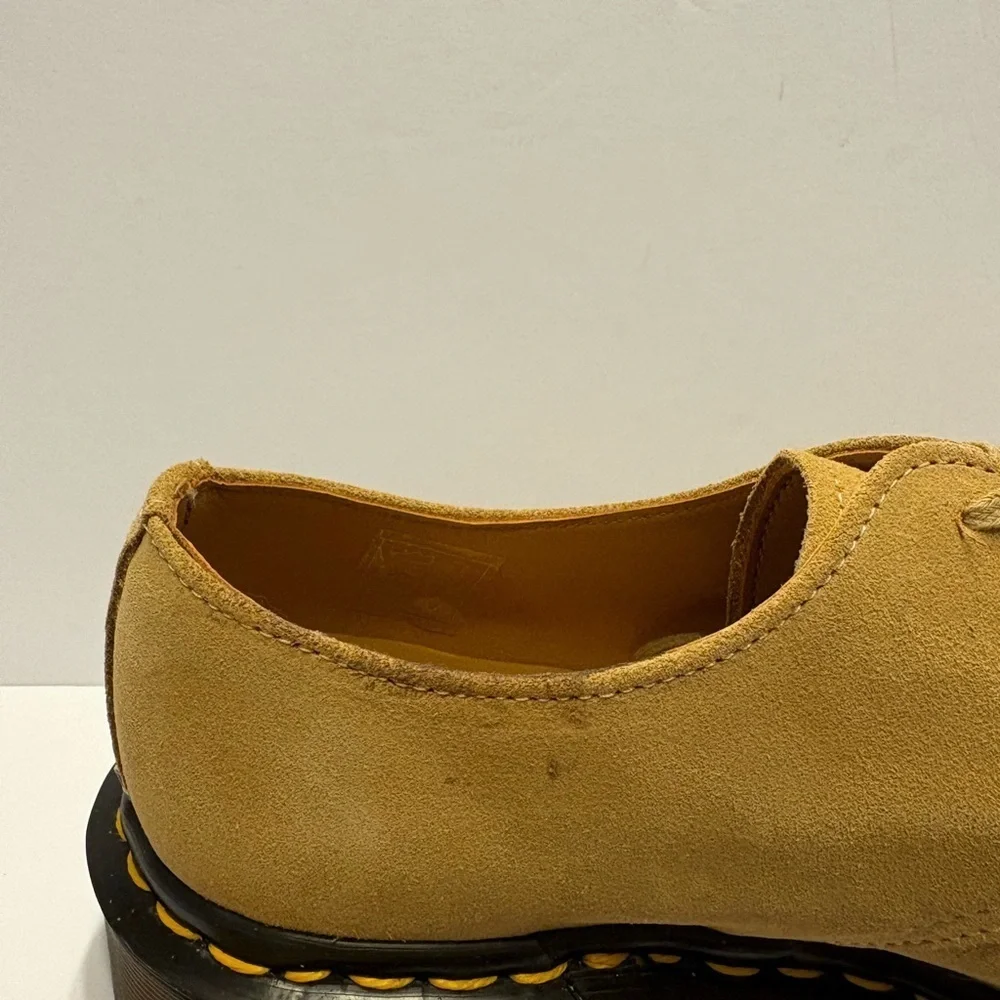 Dr. Martens buck dr