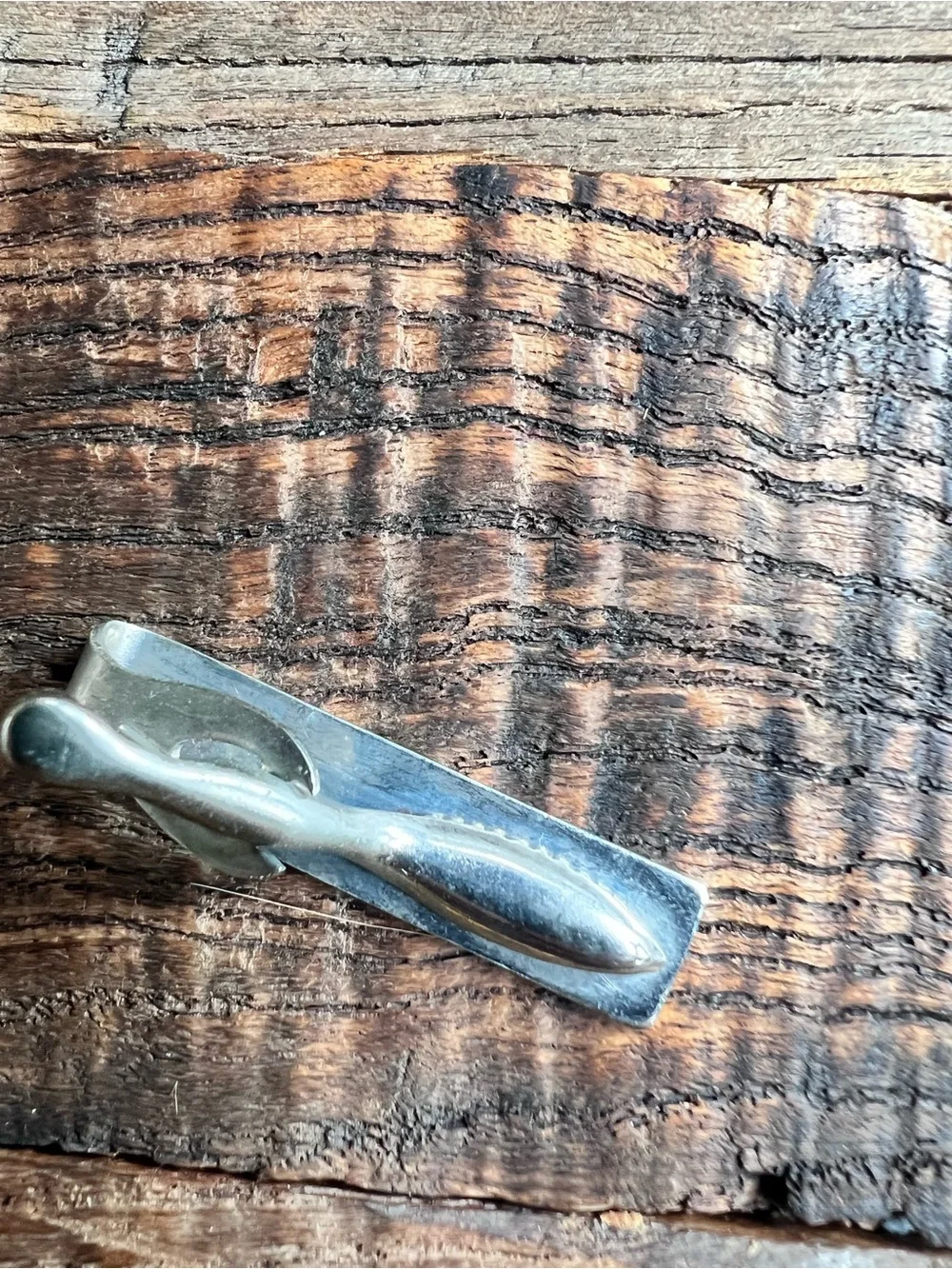 Silver-Tone Men's Tie Clip with Linear Detail