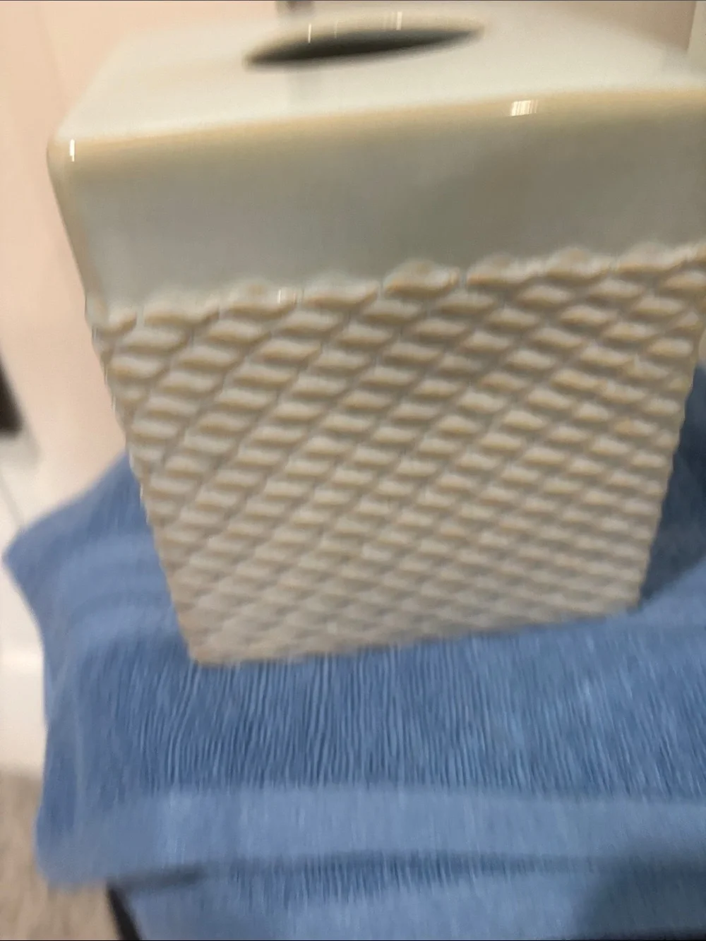 N/A square ceramic