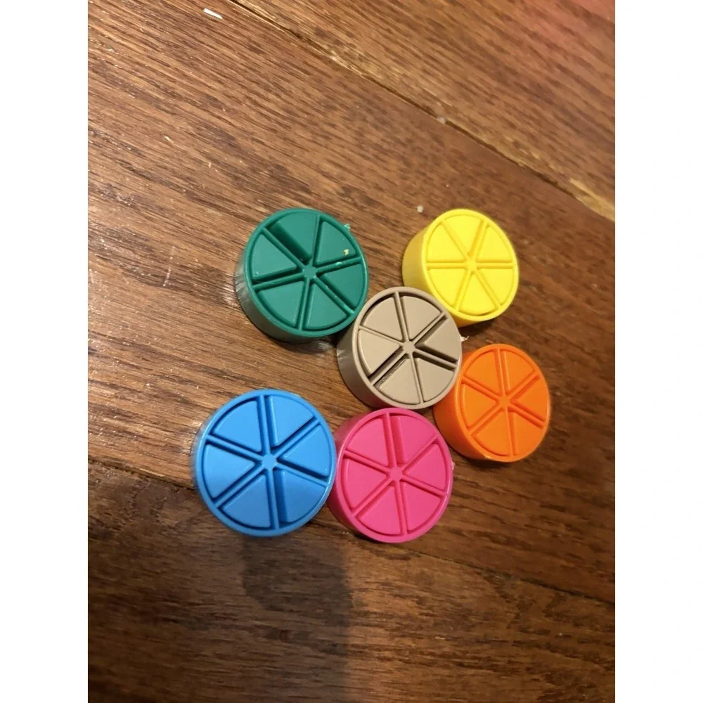 Trivial Pursuit replacement game‎ pieces wedges and pies