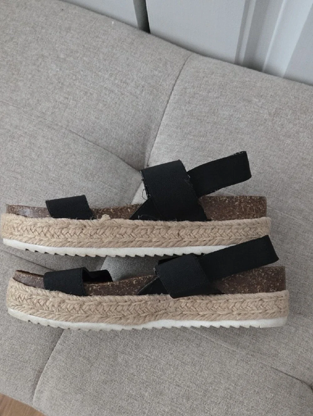 N/A comfortable black