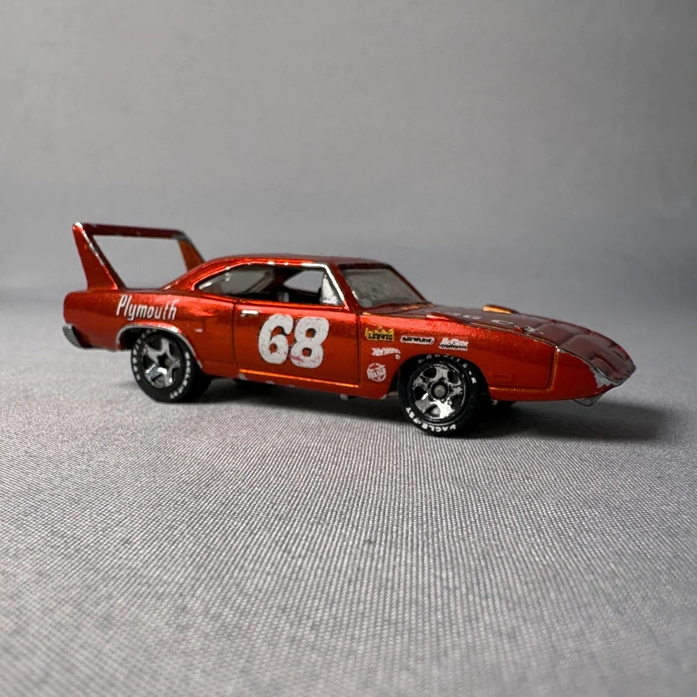 Hot Wheels 2005 Plymouth Superbird Orange 68 Racing Diecast 1:64 Muscle Car