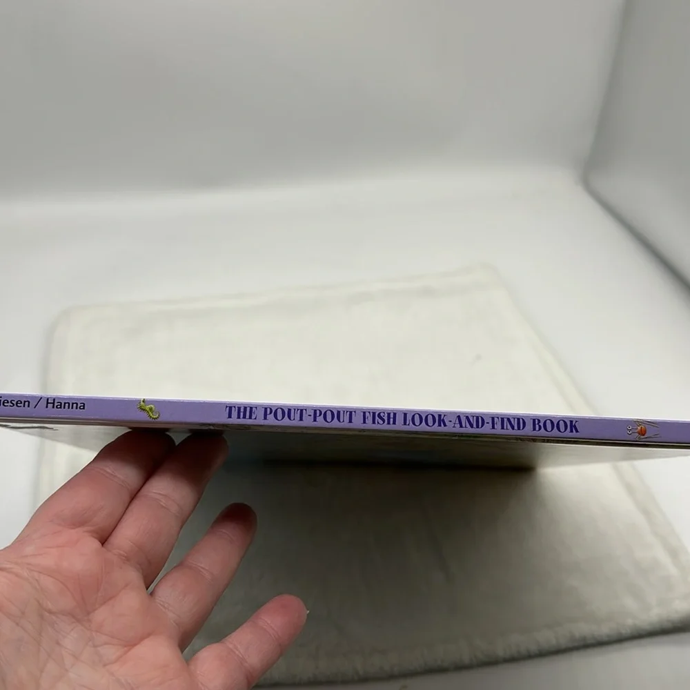 The Pout-Pout Fish Look-and-Find Book - Blue