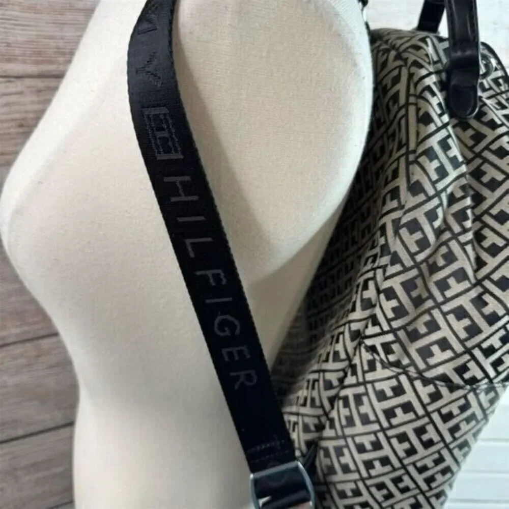 Tommy Hilfiger pocket versatile