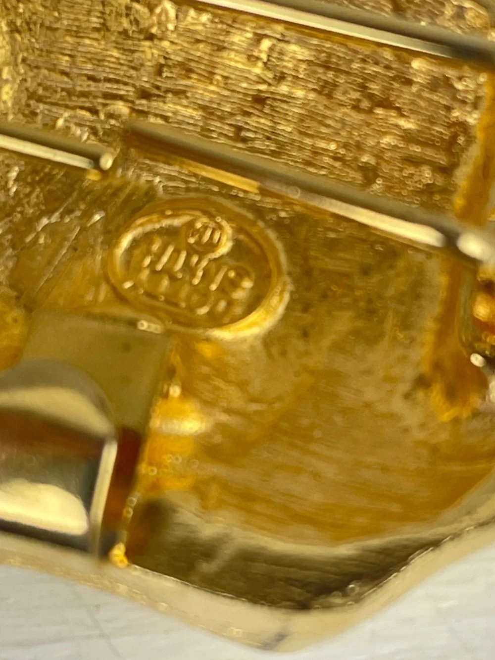 Vintage 1980s Dotty Smith Gold-tone Scallop Shell Belt Buckle