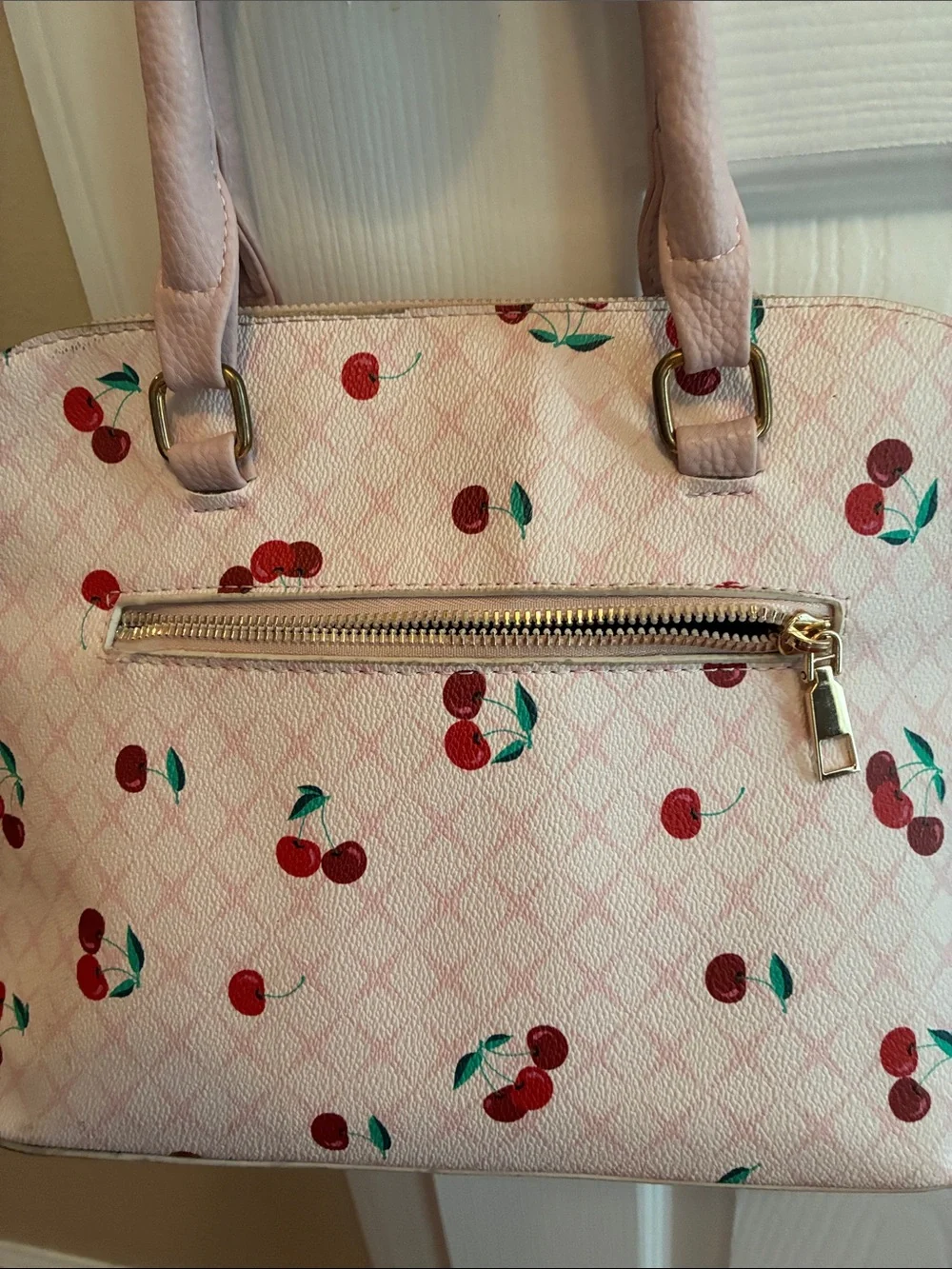 Gloria Vanderbilt charming pink